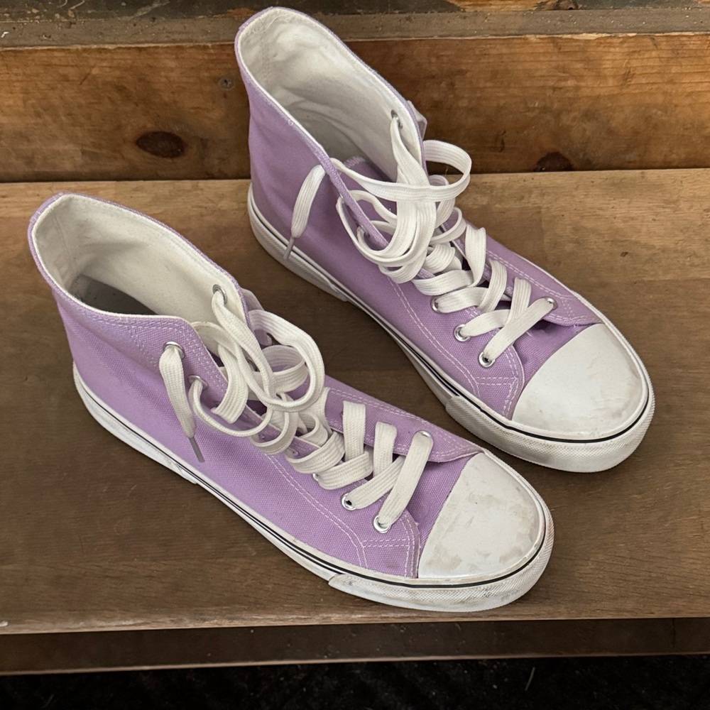 Amazon Lavender High-Top Canvas Sneakers